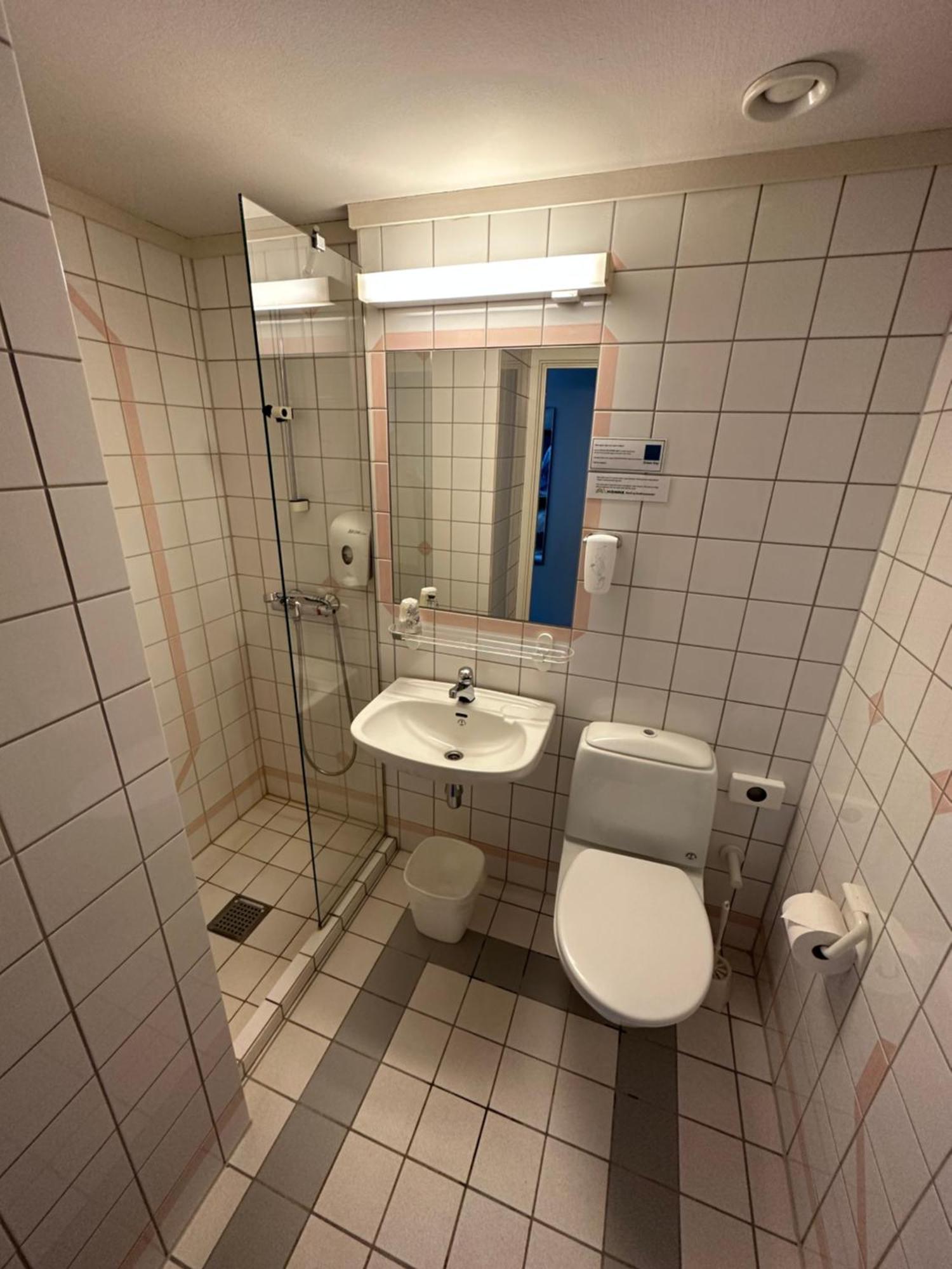 Honne Hotell Biri Room photo